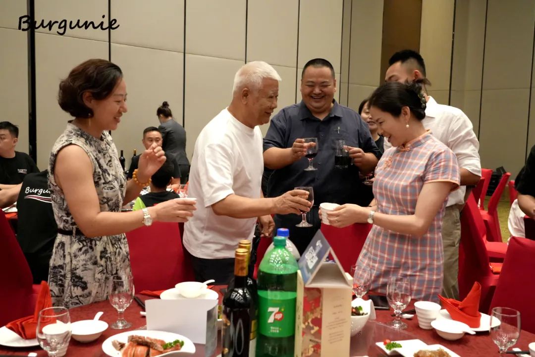 1692073001537088.jpg 5640.jpg